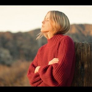 DÔEN Lulu sweater Holly Berry, S ( baby alpaca/wool blend)